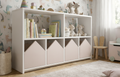 Organizador infantil KiddoPlay de madera natural con cajoneras en forma de casita en colores personalizables, ideal para habitación infantil cozy.